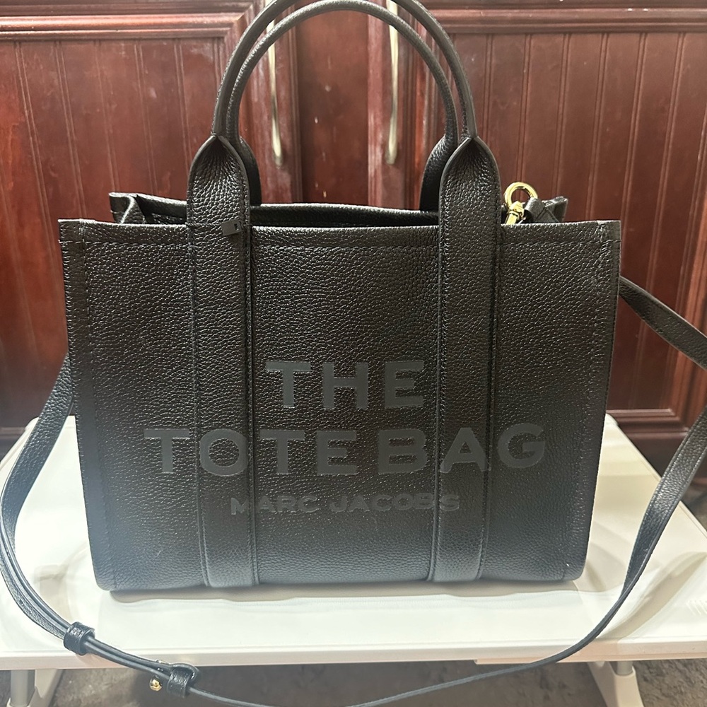 Marc Jacobs The Tote Bag Medium